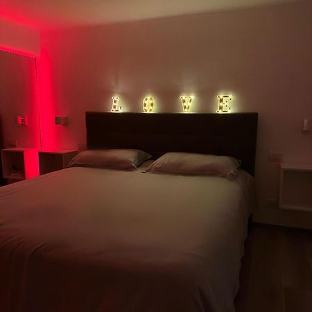 Visavi' Luxury Room Torre A Mare Exterior foto