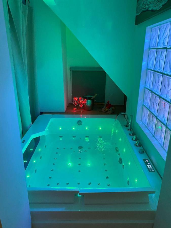 Visavi' Luxury Room Torre A Mare Exterior foto