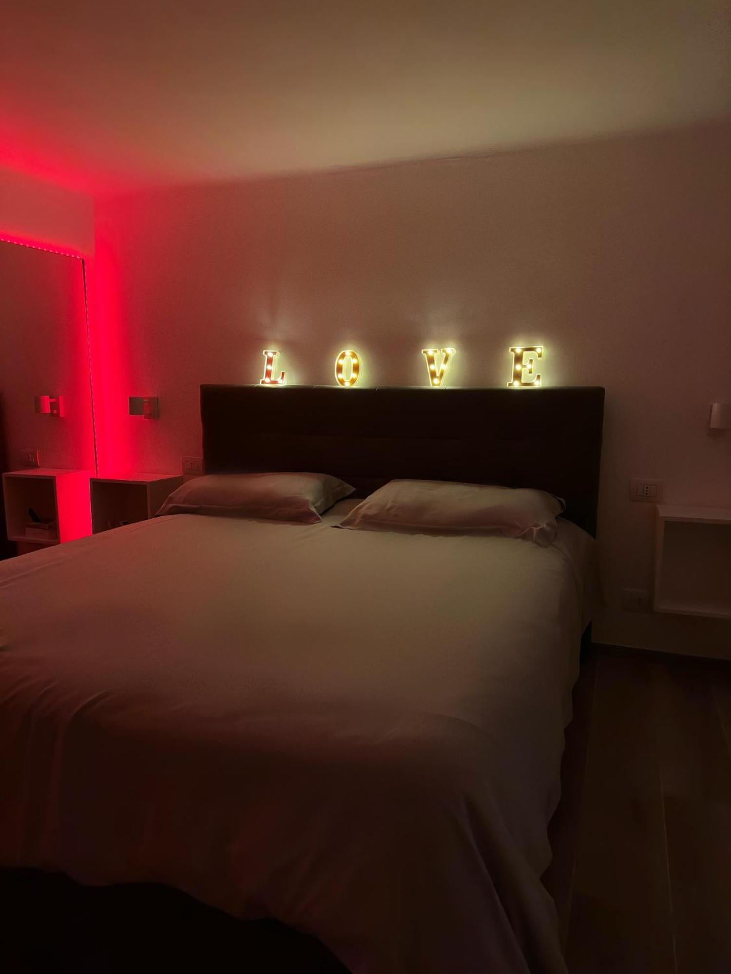 Visavi' Luxury Room Torre A Mare Exterior foto