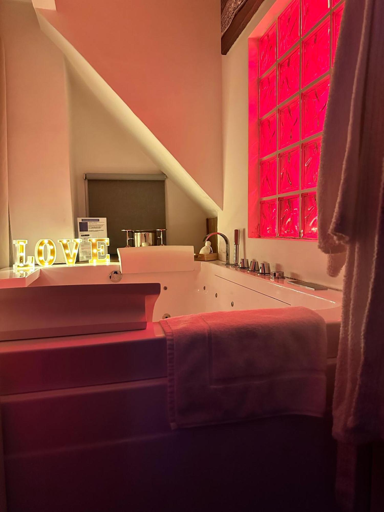 Visavi' Luxury Room Torre A Mare Exterior foto
